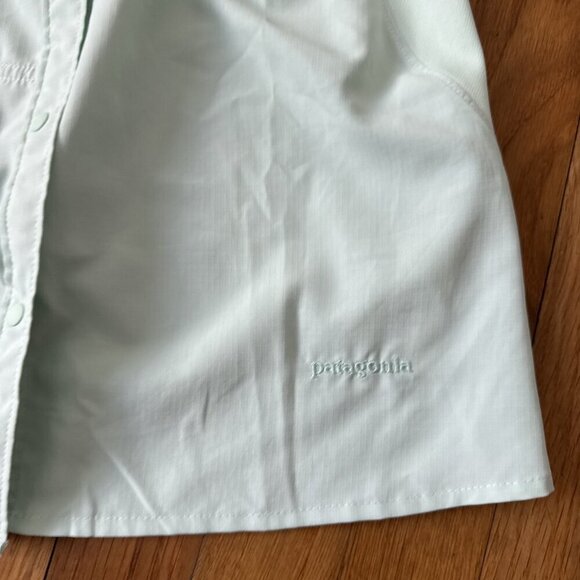 Patagonia Shirt Women’s Light Green Button Snap Long Sleeve Outdoor Hiking XS - Picture 3 of 6